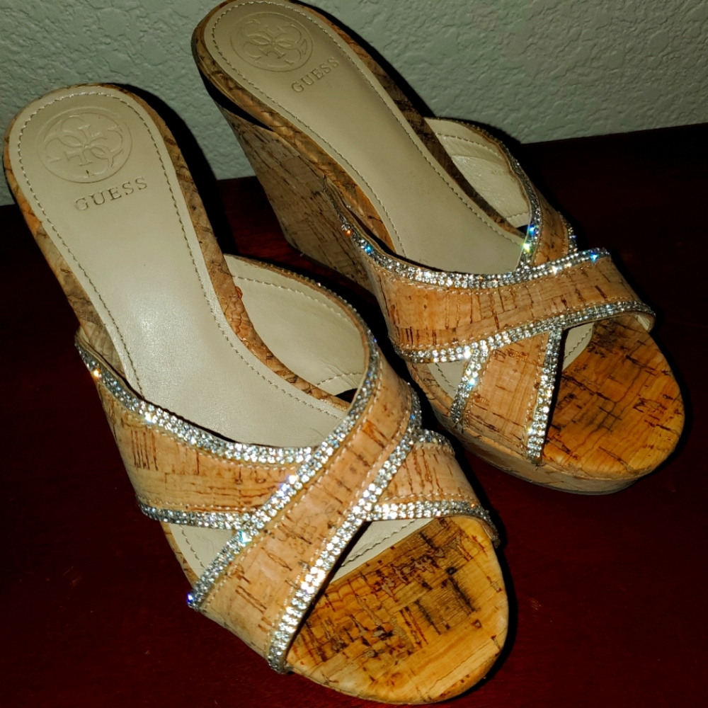 Guess wedges sz 6